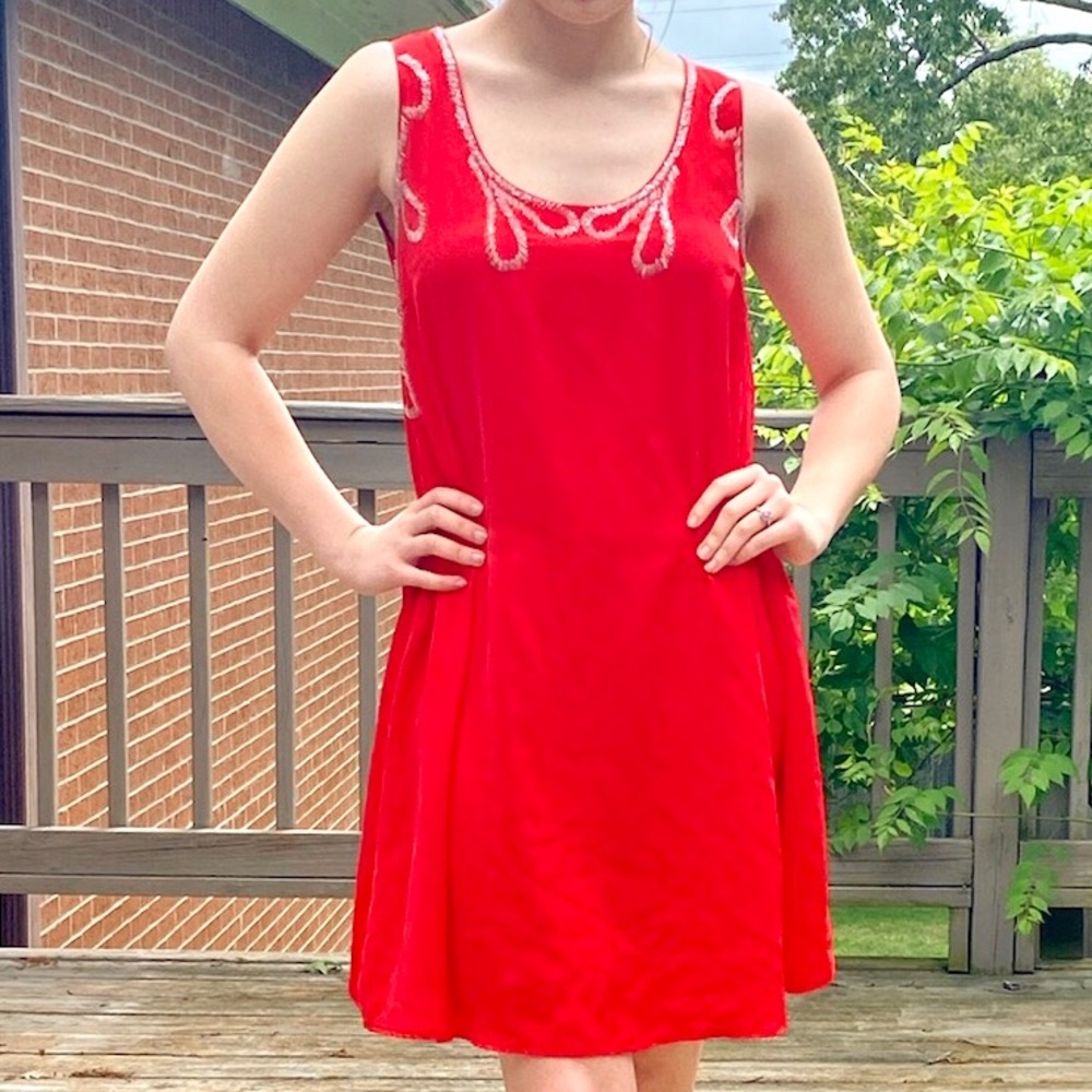 💐 Gianni Bini red beaded keyhole tank dress